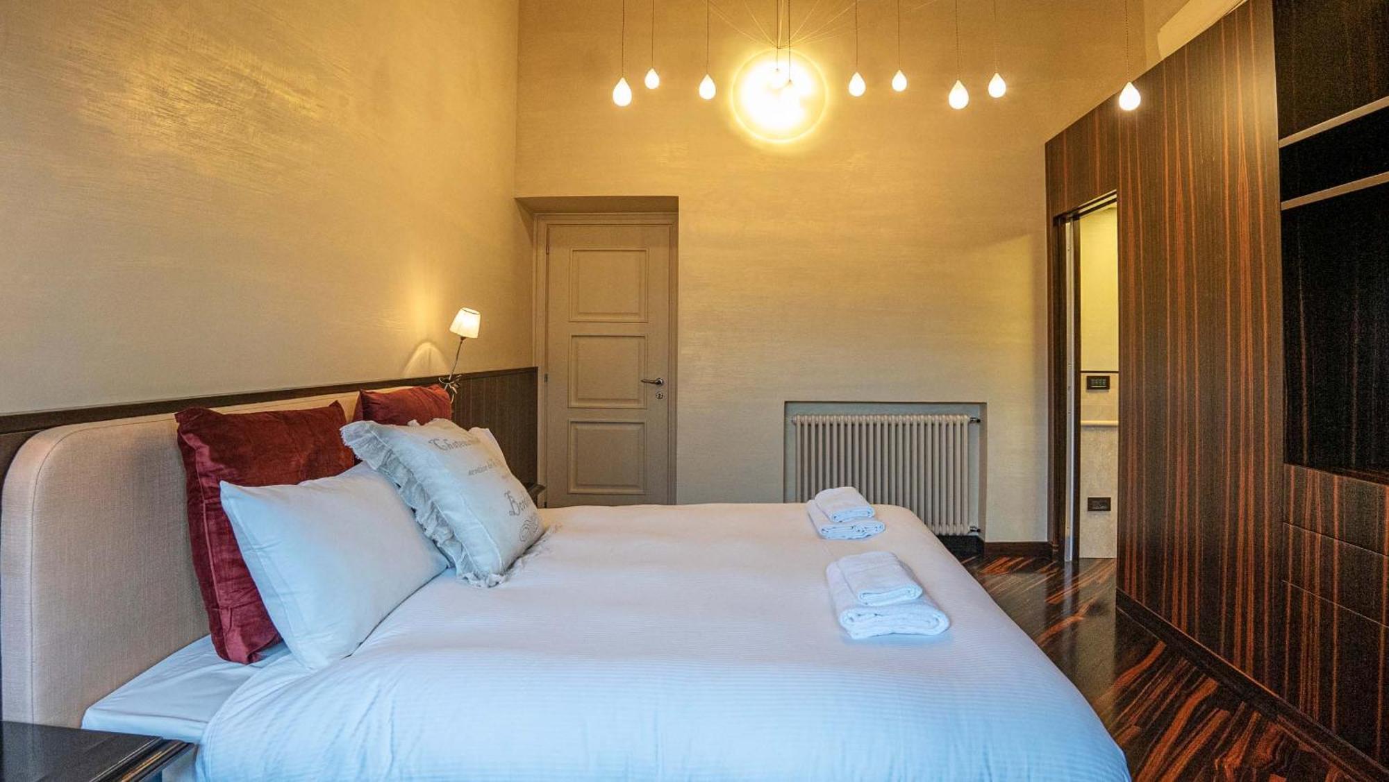 Piazza Venezia Charming Apartments With View โรม ภายนอก รูปภาพ