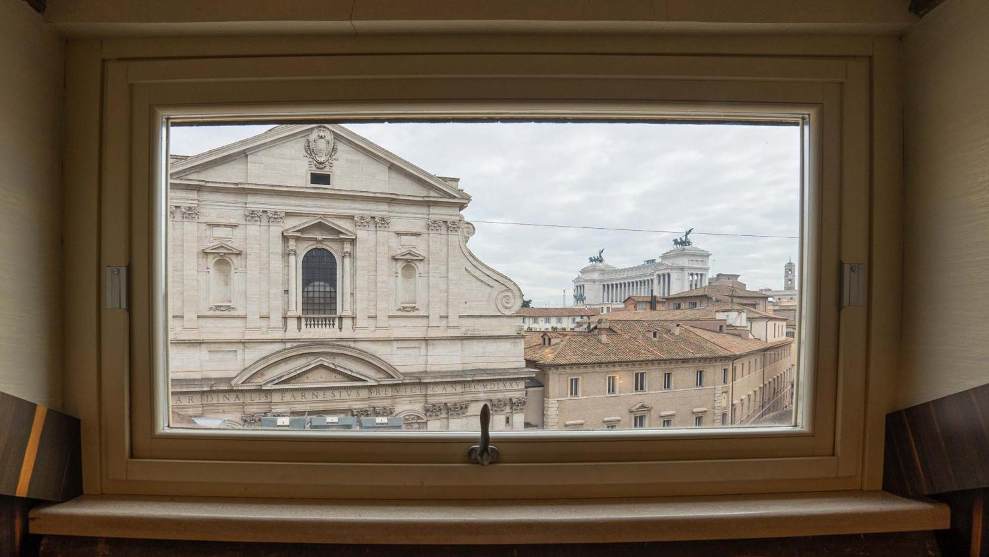 Piazza Venezia Charming Apartments With View โรม ภายนอก รูปภาพ