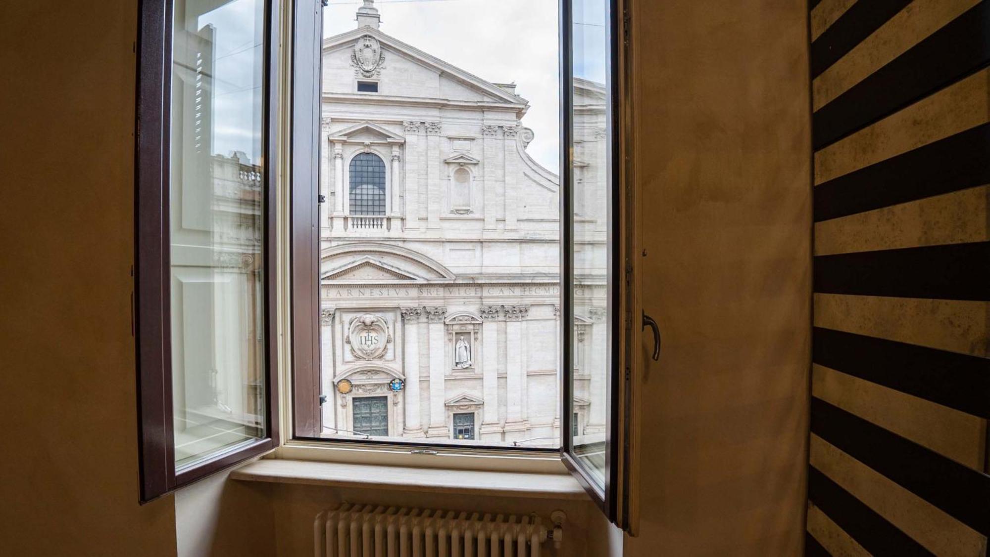 Piazza Venezia Charming Apartments With View โรม ภายนอก รูปภาพ