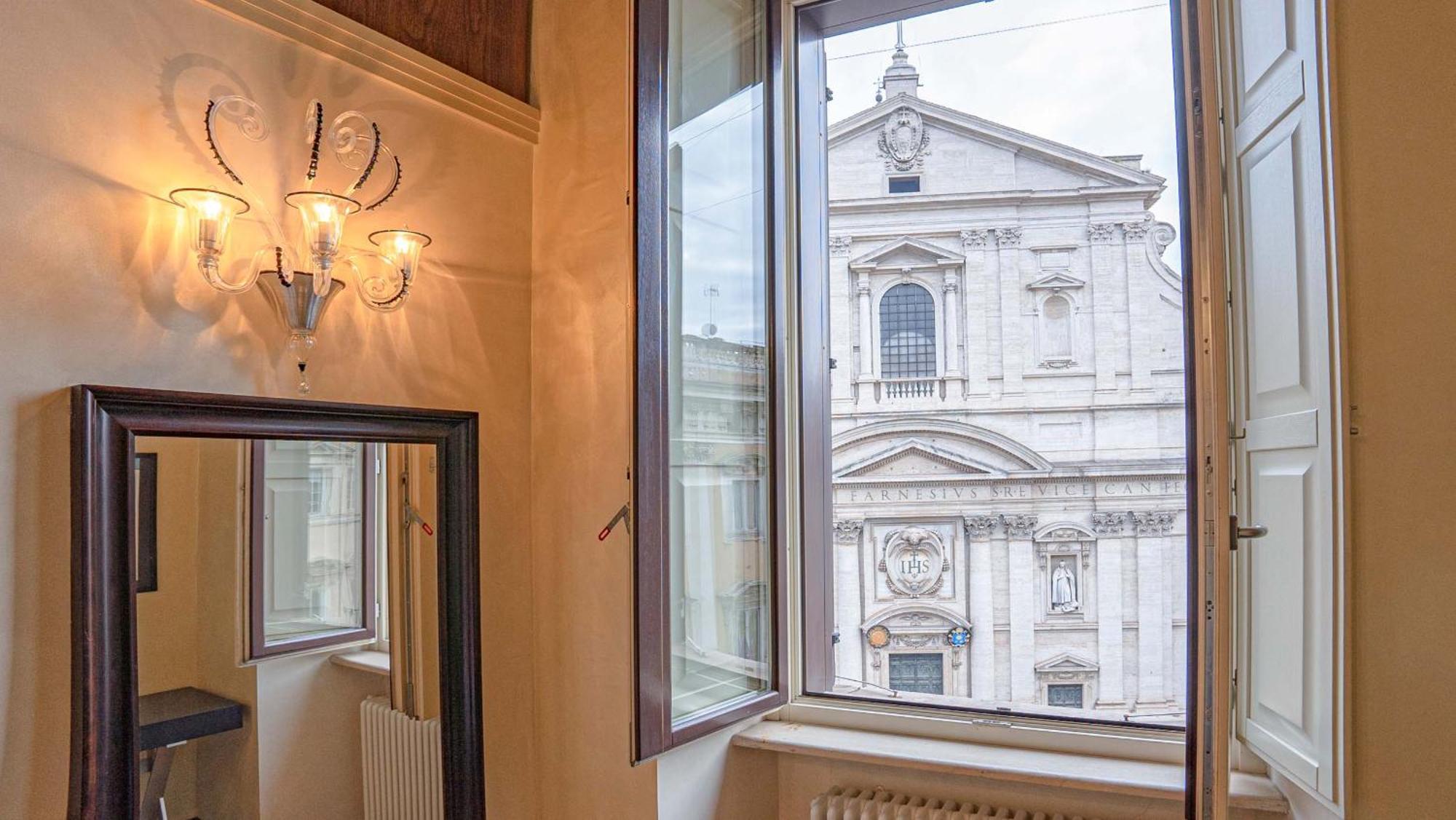 Piazza Venezia Charming Apartments With View โรม ภายนอก รูปภาพ