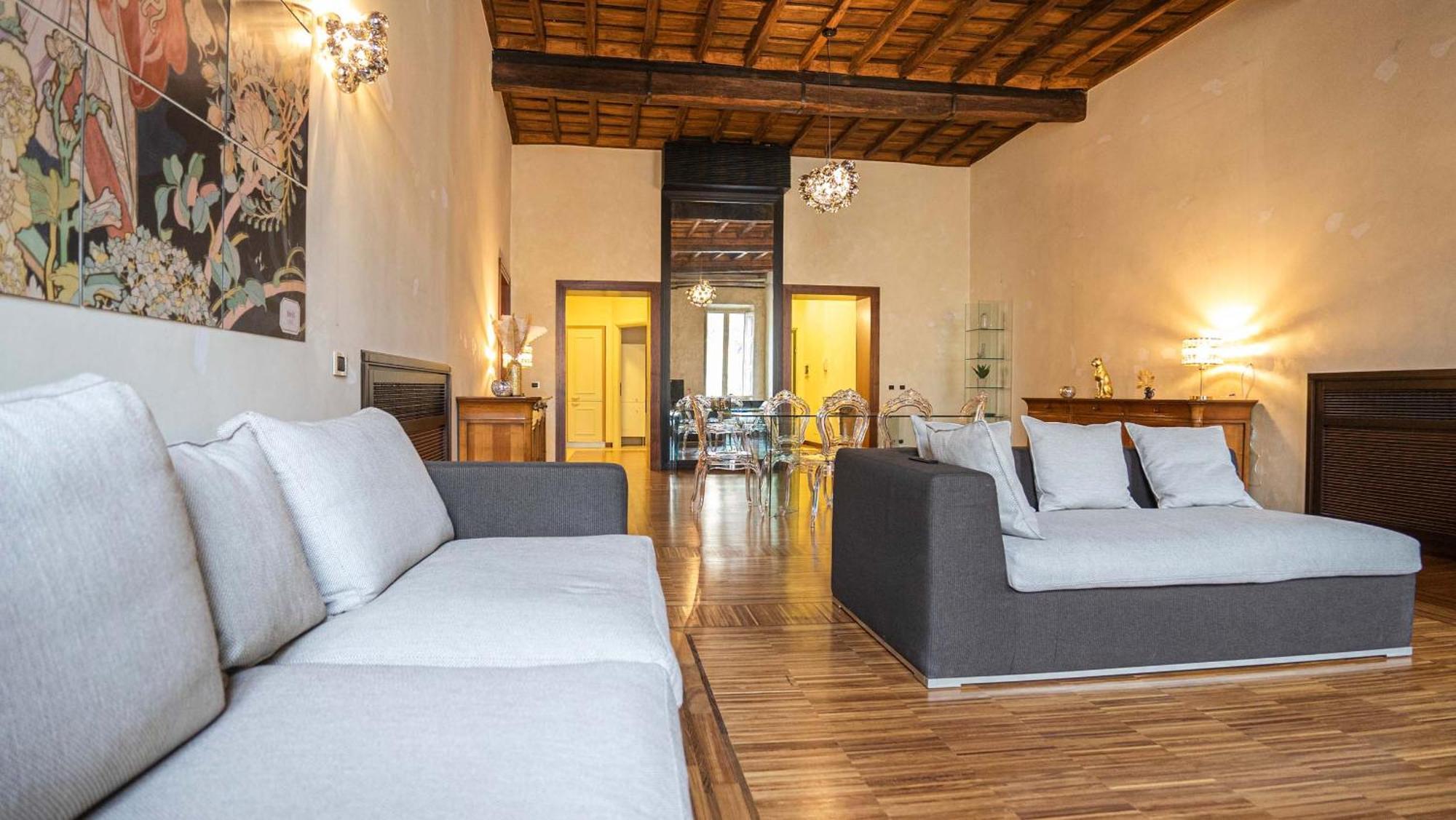 Piazza Venezia Charming Apartments With View โรม ภายนอก รูปภาพ